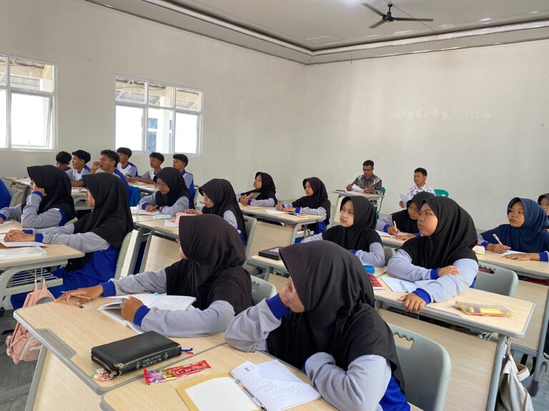 LAKSANAKAN SUPERVISI PEMBELAJARAN, TINGKATKAN PROFESIONALISME
